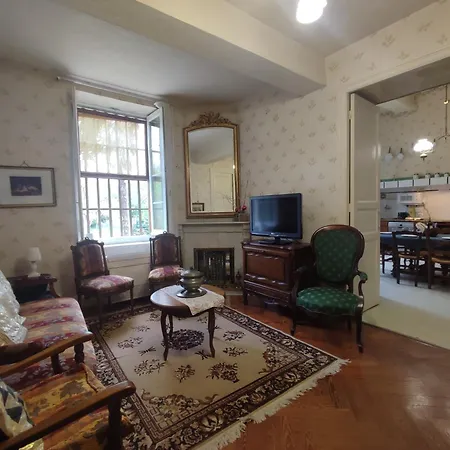 Grande Maison Simone-climatisation-parking-terrain Holiday home Carcassonne